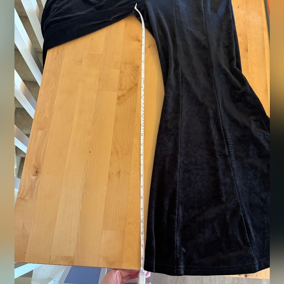 Umgee Women Flare Pants Velvet Black Size Large - Picture 6 of 7